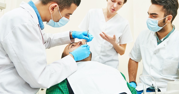 Understanding and evaluating early career dental professionals' experiences of the General Dental Council